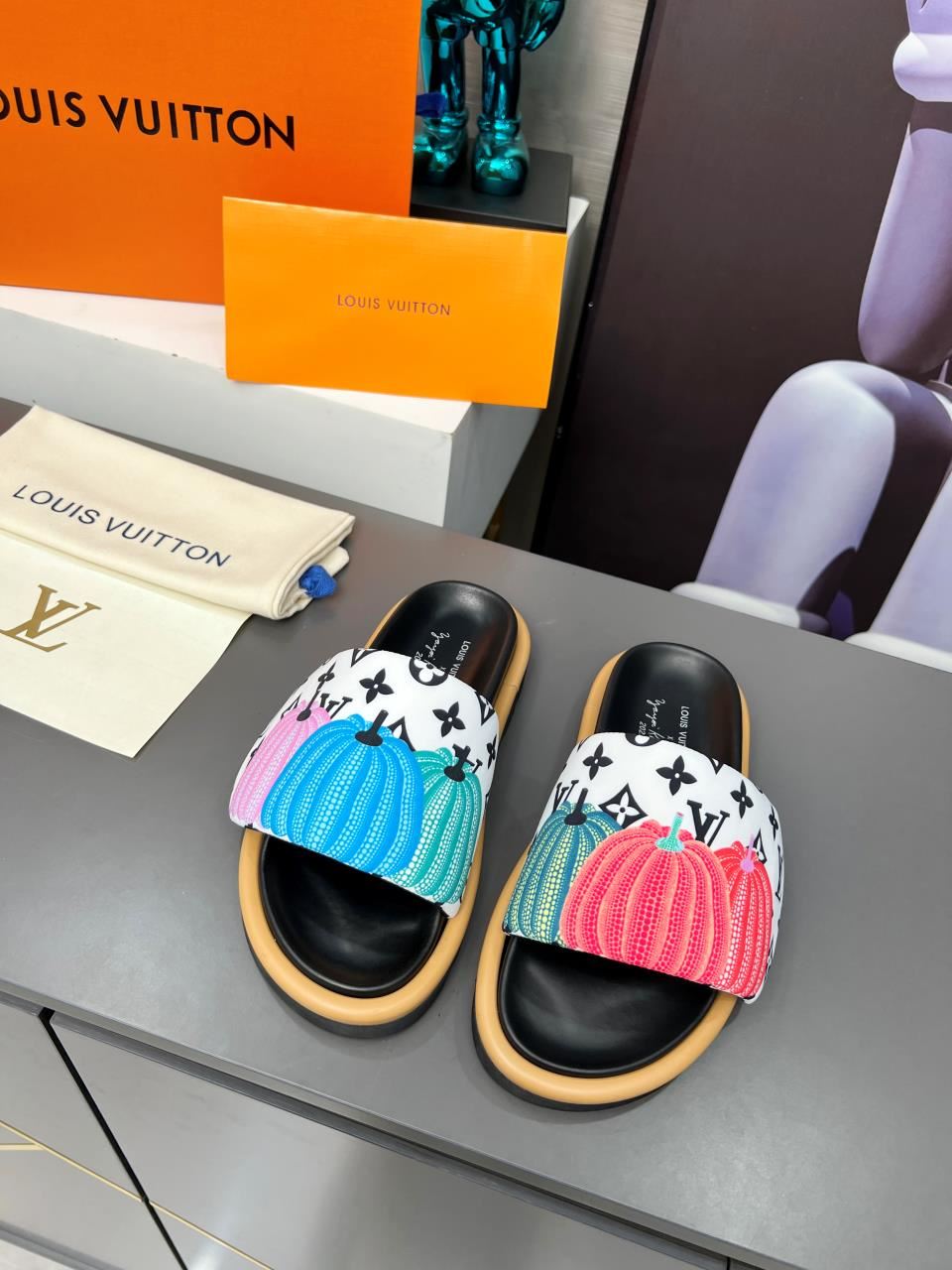 Louis Vuitton Slippers